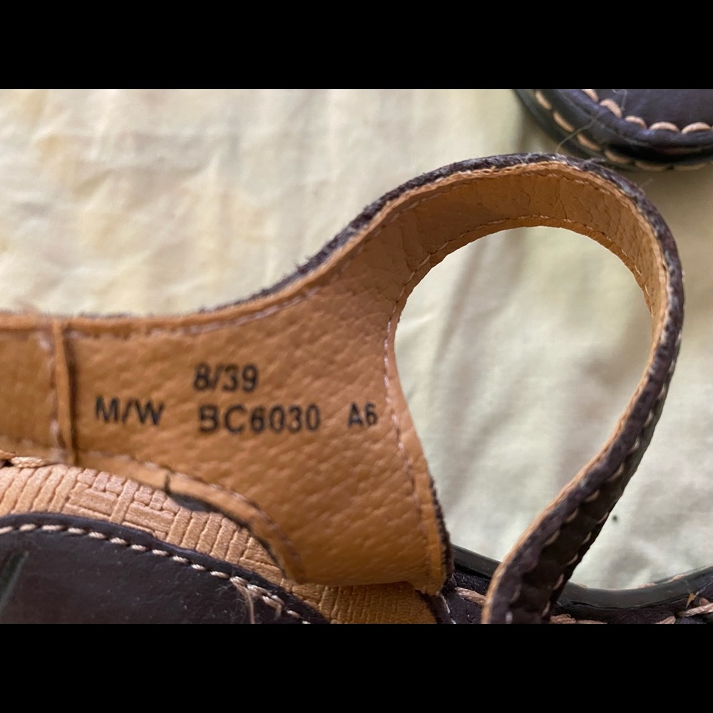 Women’s brown sandal. Size 8. Good condition. - Picture 4 of 6